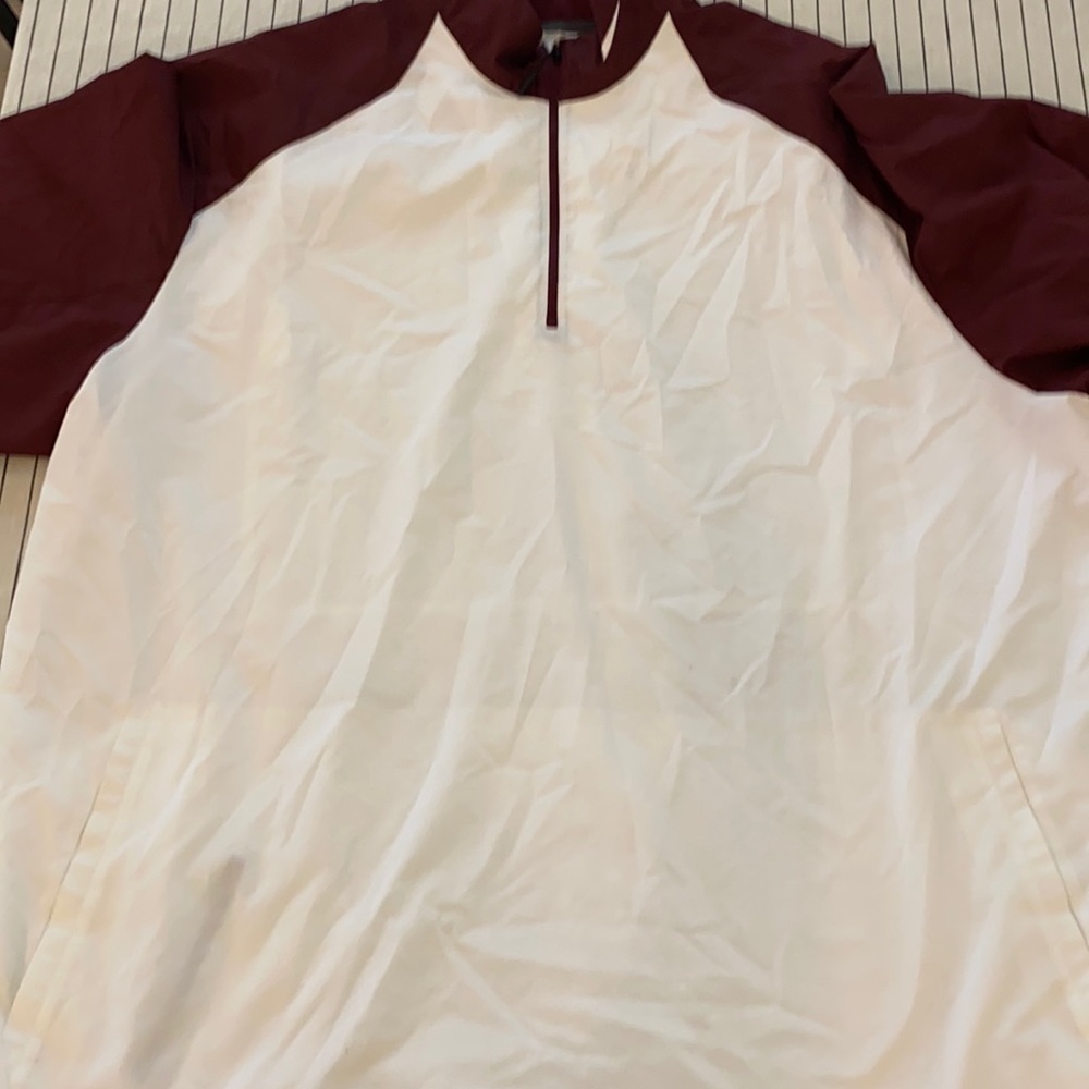 Nike men’s Storm-Fit windbreaker short sleeve